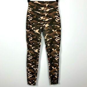 BUFFBUNNY Camo Leggings SIZE M